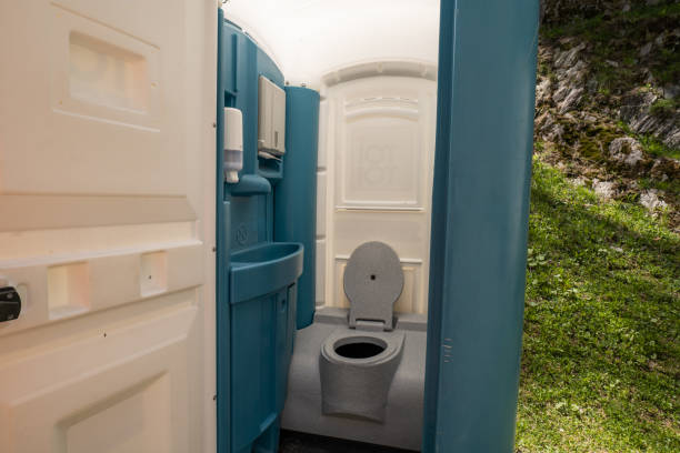Types of Portable Toilets We Offer in Pembroke Park, FL